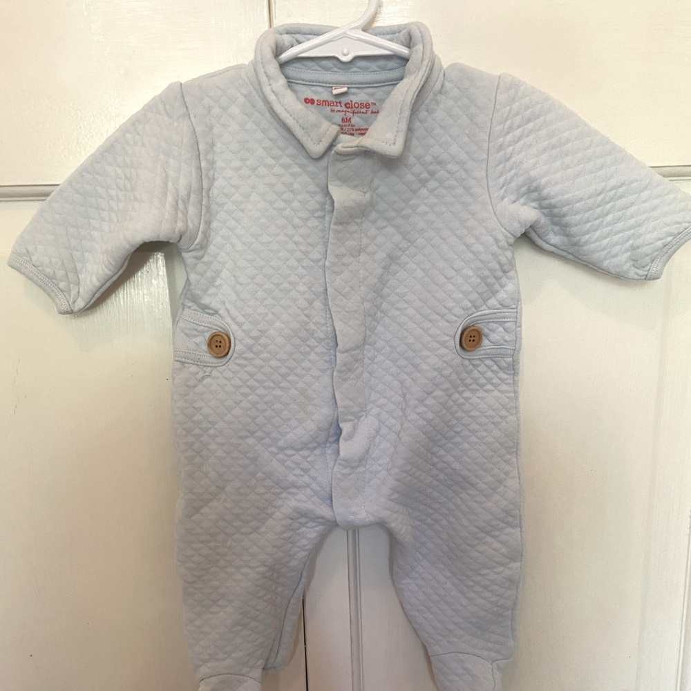 Magnificent Baby Smart Close quilted magnetic onesie 6-12 month